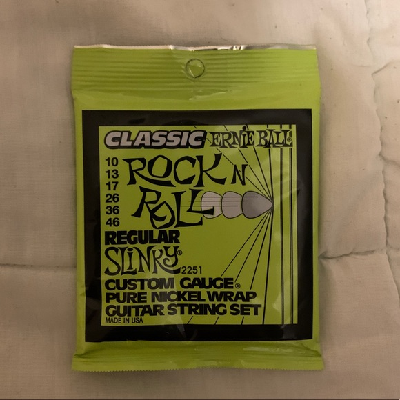 👾🎸Ernie Ball Regular Slinky Guitar Strings - Picture 1 of 2